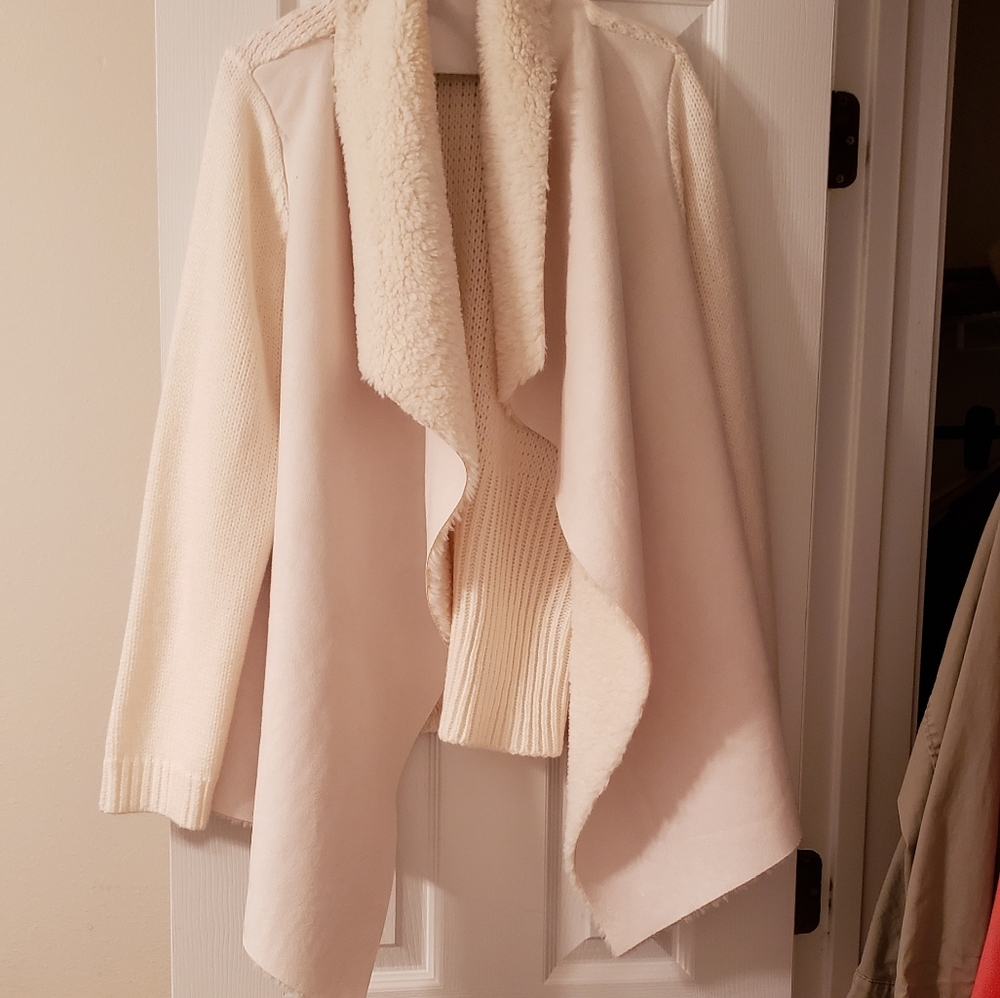 Sweater - Picture 3 of 4